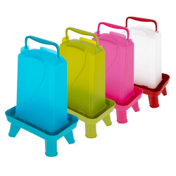 Plastični napajalnik z nogicami KERBL 3,5 L